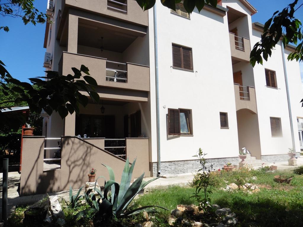 Apartament Kostijal